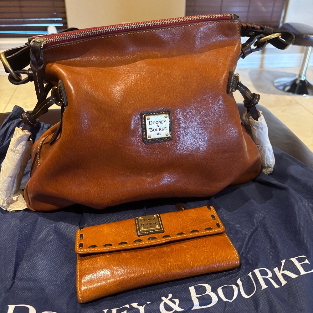 DOONEY & BOURKE LIGHT BROWN HANDBAG AND WALLET